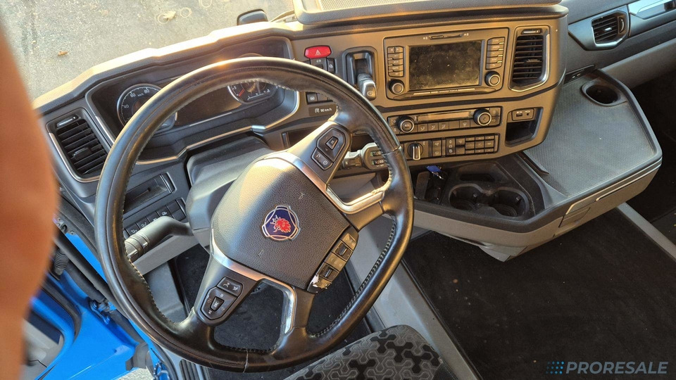 SCANIA R450 N323 NGS TOP LINE EURO 6 - Tracteur routier: photos 4 SCANIA R450 N323 NGS TOP LINE EURO 6 - Tracteur routier: photos 4