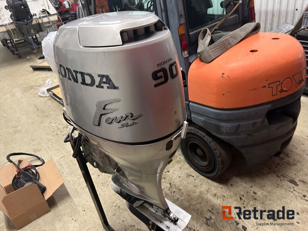 2000 Båt motor Honda Four Stroke 90 hk - Autre matériel: photos 2 2000 Båt motor Honda Four Stroke 90 hk - Autre matériel: photos 2