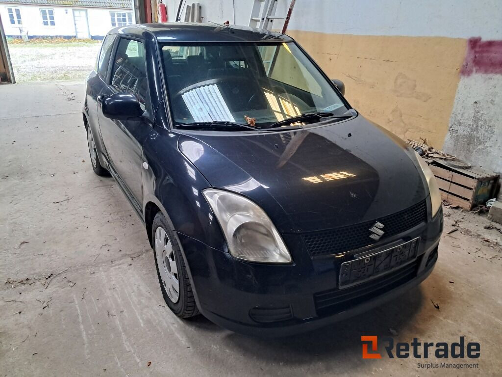 Bil Suzuki Swift 1,3 A/mt - Voiture: photos 2 Bil Suzuki Swift 1,3 A/mt - Voiture: photos 2