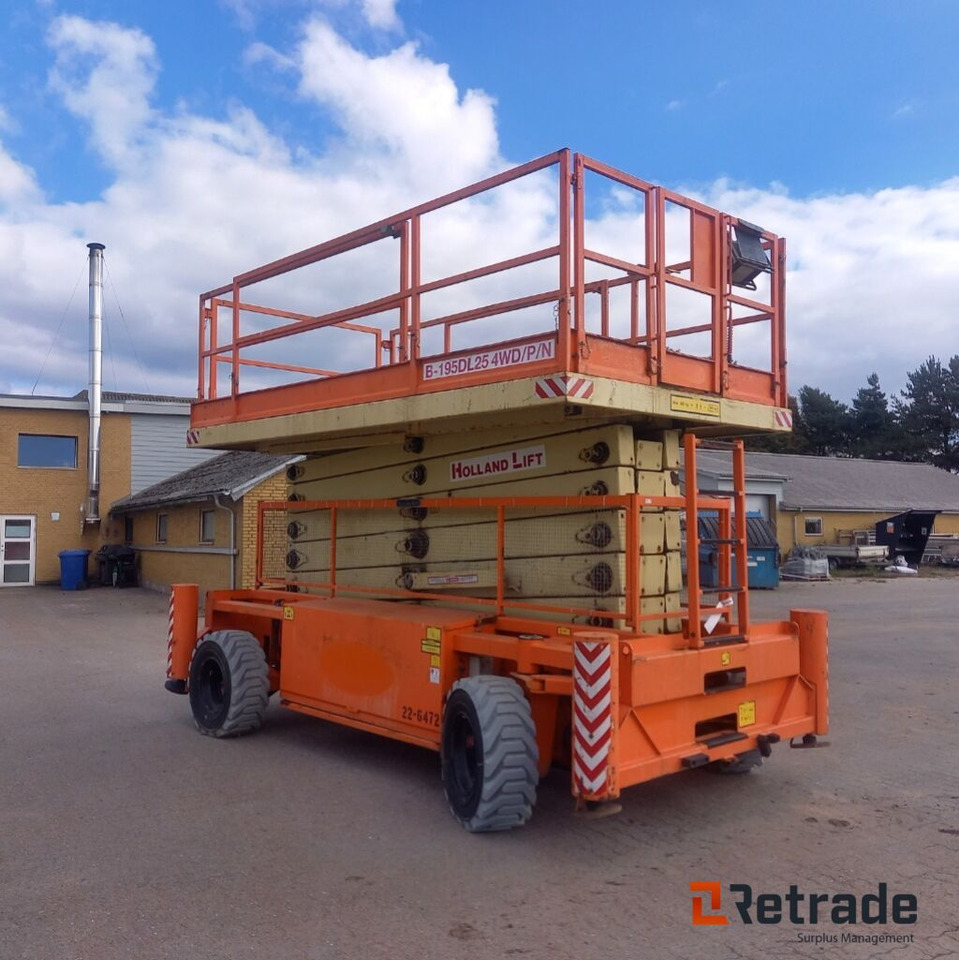 Holland Lift B-195DL25 -4WD /P/N - Engins de chantier: photos 3 Holland Lift B-195DL25 -4WD /P/N - Engins de chantier: photos 3