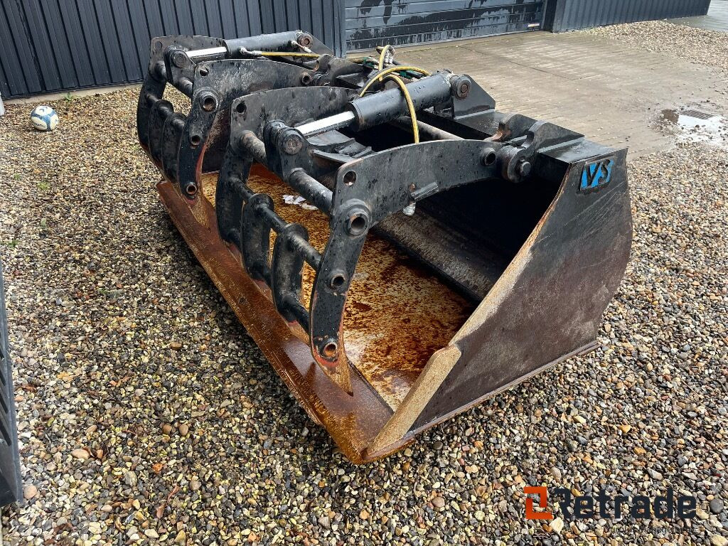 Forskelligt udstyr VS Overfaldsklo - Godet pour chargeur: photos 3 Forskelligt udstyr VS Overfaldsklo - Godet pour chargeur: photos 3