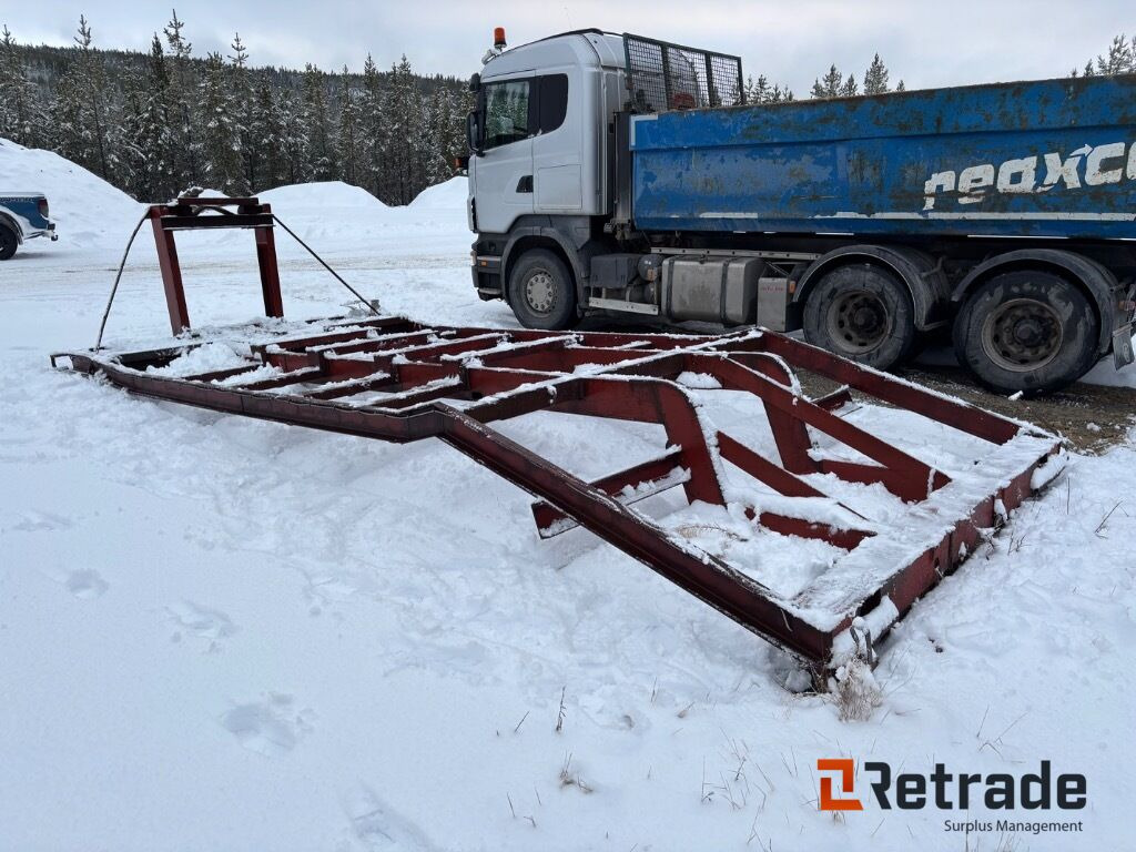 Lågbyggt maskinflak på lastväxlarram - Benne ampliroll: photos 4 Lågbyggt maskinflak på lastväxlarram - Benne ampliroll: photos 4