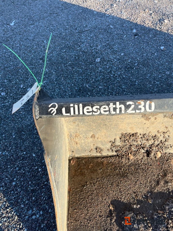 Lilleseth 230 skuffe /m trimafeste - Godet pour chargeur: photos 3 Lilleseth 230 skuffe /m trimafeste - Godet pour chargeur: photos 3