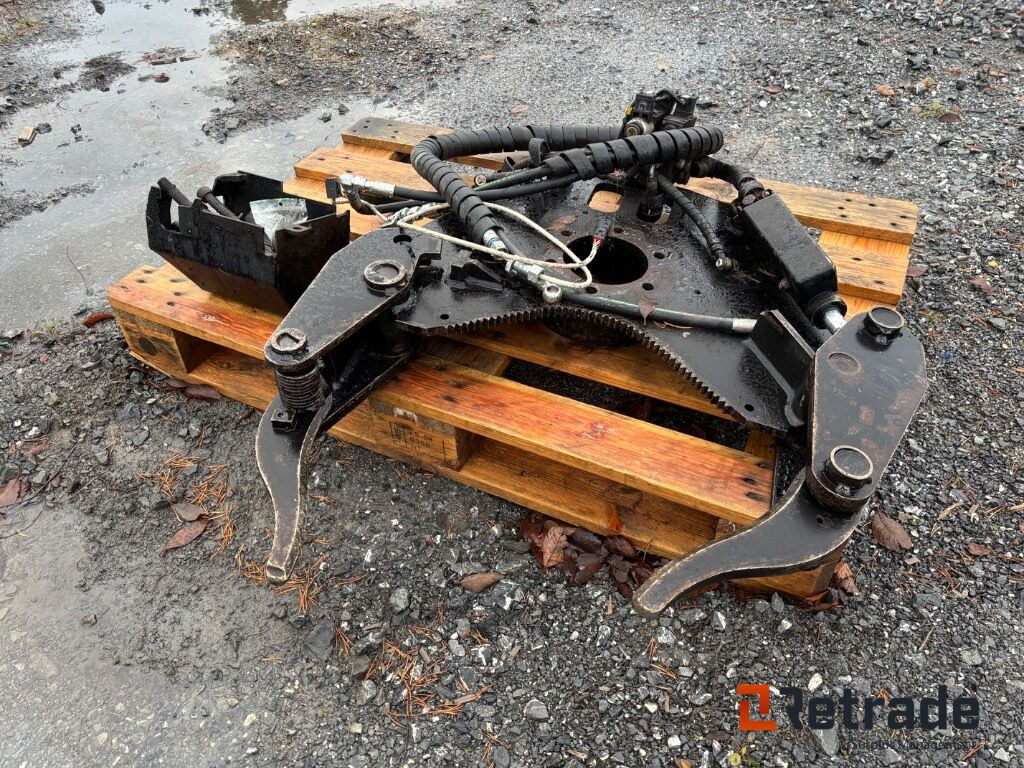 Machine agricole Flerträdshantering Komatsu S92: photos 1