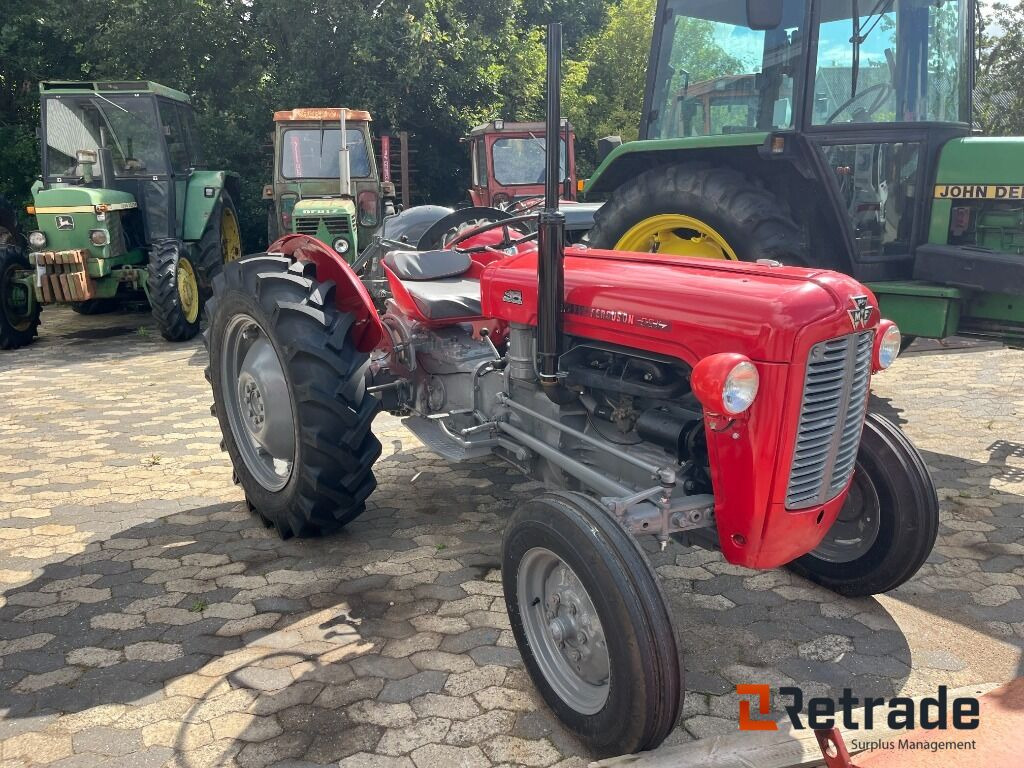Traktor Massey Ferguson 35 - Machine agricole: photos 3 Traktor Massey Ferguson 35 - Machine agricole: photos 3