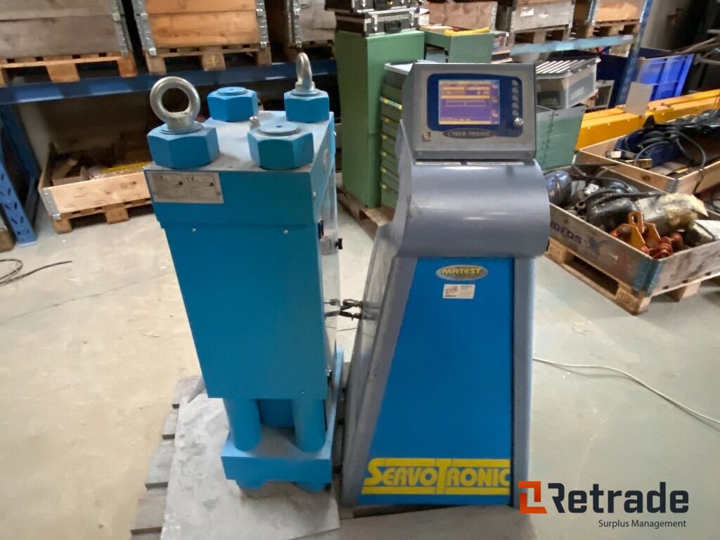 Matest C104 & C089-04 2000 Kn Betontrykprøvningsmaskine / Concrete Compression Test Machine - Matériel industriel: photos 1 Matest C104 & C089-04 2000 Kn Betontrykprøvningsmaskine / Concrete Compression Test Machine - Matériel industriel: photos 1