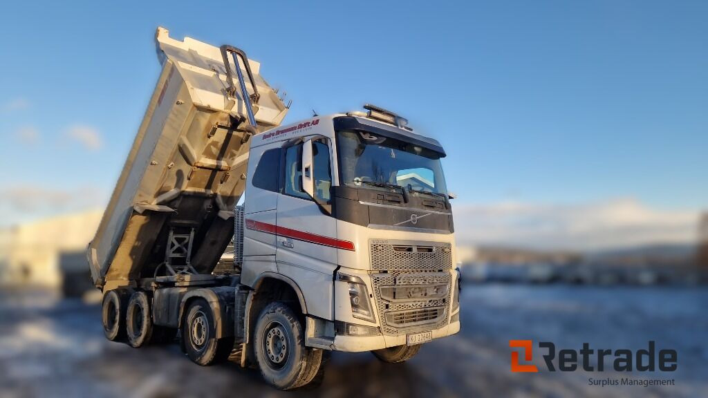 Robust og klar tippbil – Volvo FH16 650 8x4 med tipp og hengeropplegg - Camion benne: photos 4 Robust og klar tippbil – Volvo FH16 650 8x4 med tipp og hengeropplegg - Camion benne: photos 4