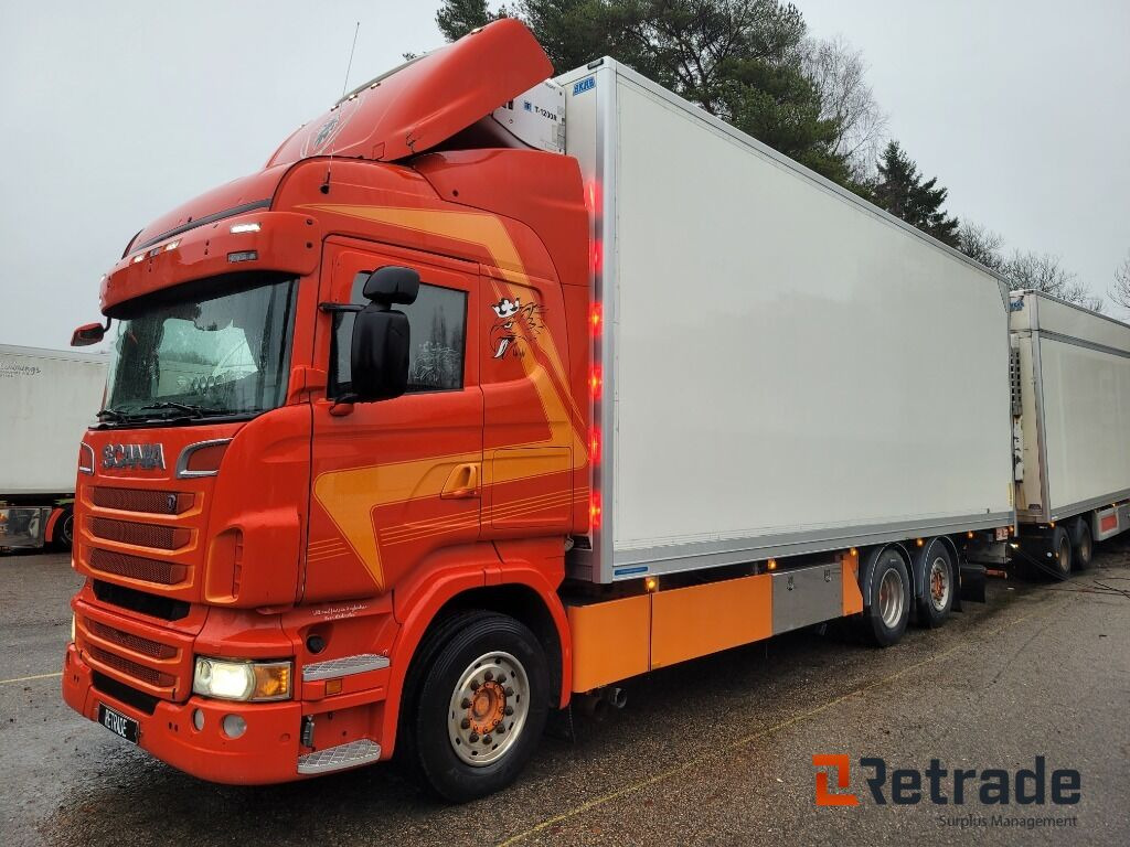 Skåpbil kylbil Scania R730LB6X2*4MNB - Camion frigorifique: photos 1 Skåpbil kylbil Scania R730LB6X2*4MNB - Camion frigorifique: photos 1