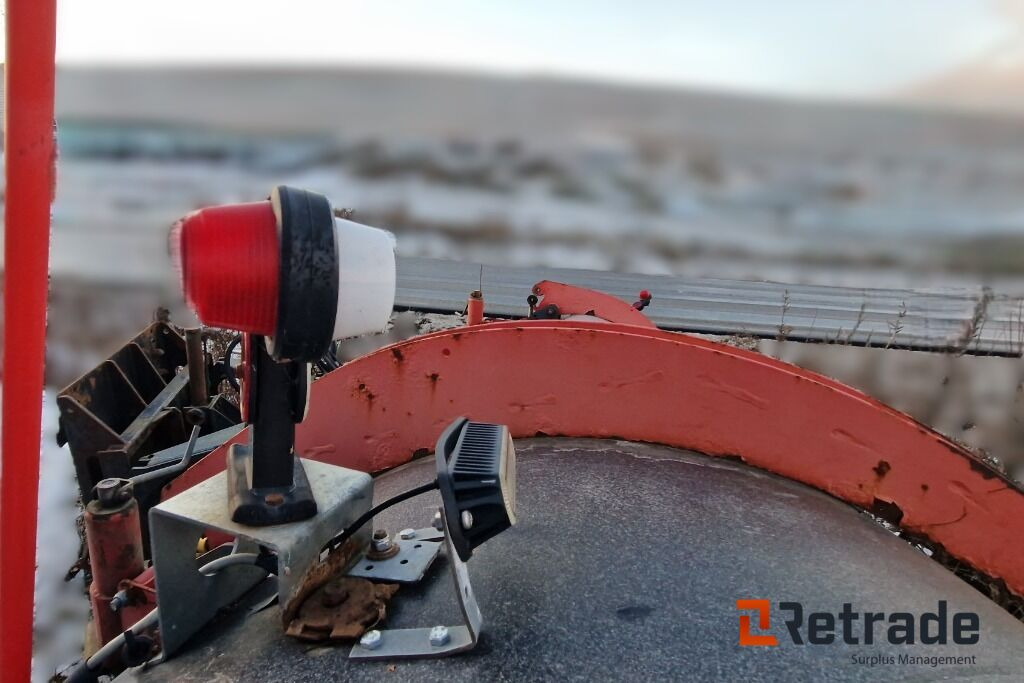 Snøryddingsutstyr Sand og saltspreder - Matériel de chantier: photos 4 Snøryddingsutstyr Sand og saltspreder - Matériel de chantier: photos 4