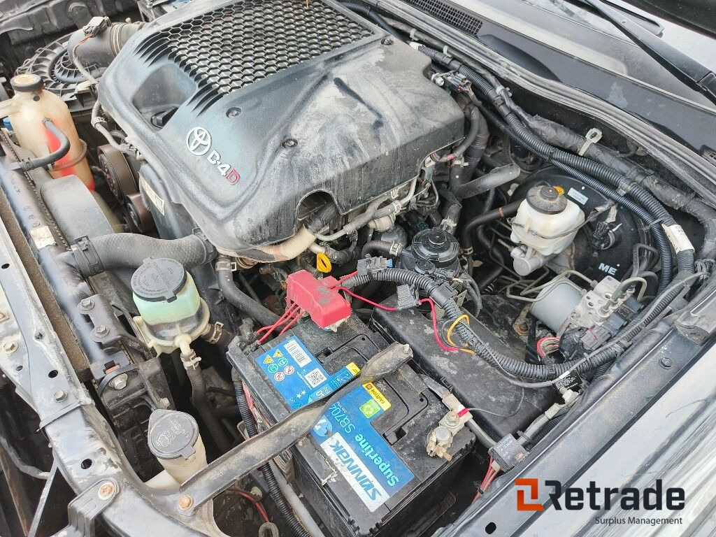 Voiture TOYOTA Hilux 4WD: photos 18 Voiture TOYOTA Hilux 4WD: photos 18