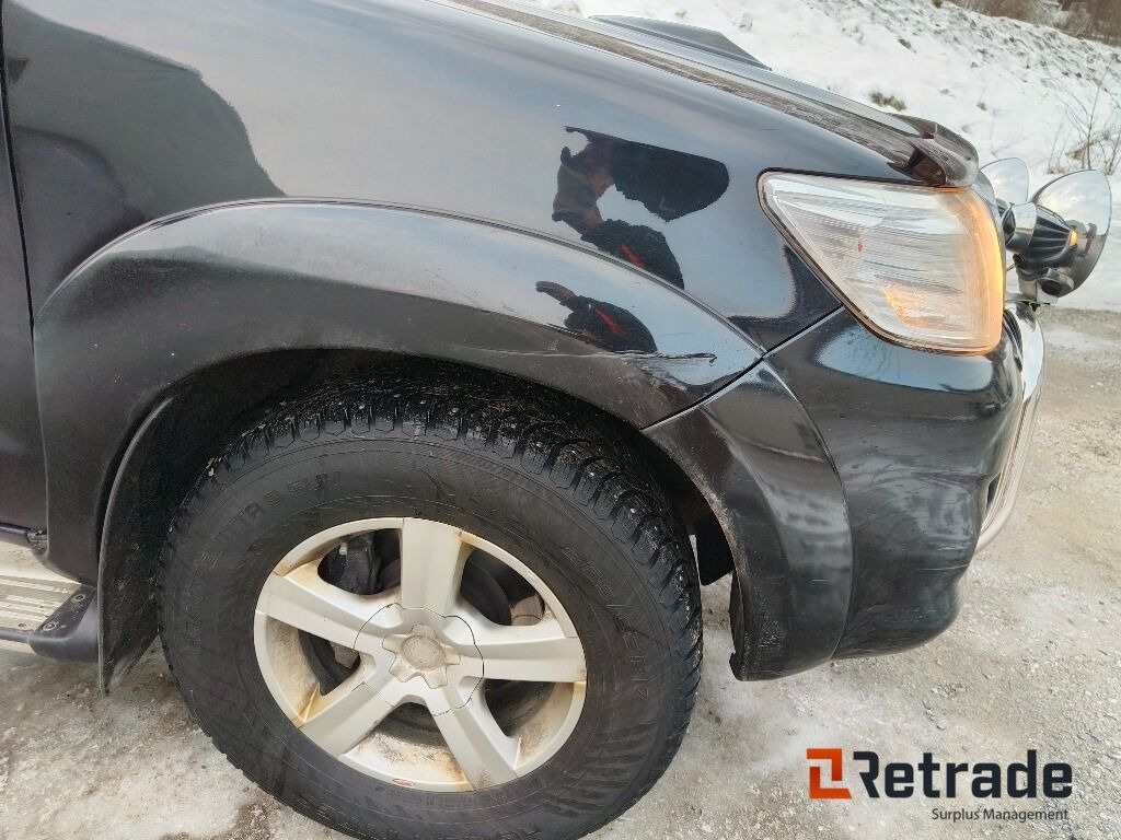 Voiture TOYOTA Hilux 4WD: photos 19 Voiture TOYOTA Hilux 4WD: photos 19