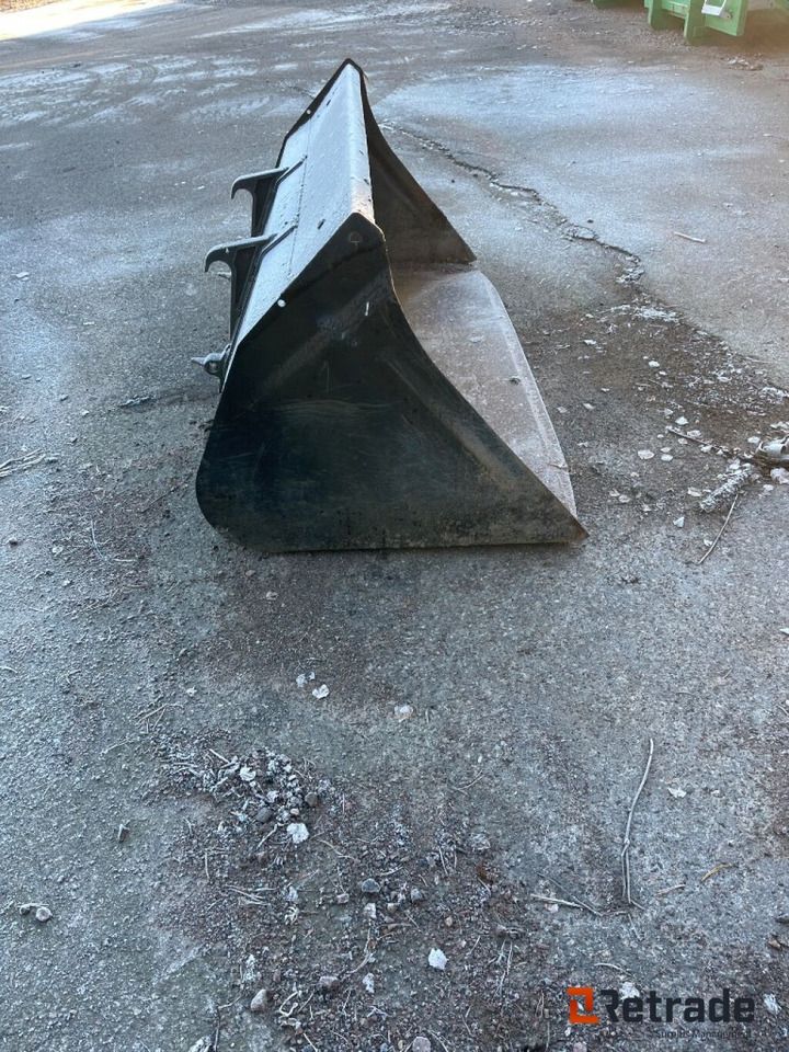 Traktorskuffe m/ Trimafeste - Godet pour chargeur: photos 5 Traktorskuffe m/ Trimafeste - Godet pour chargeur: photos 5