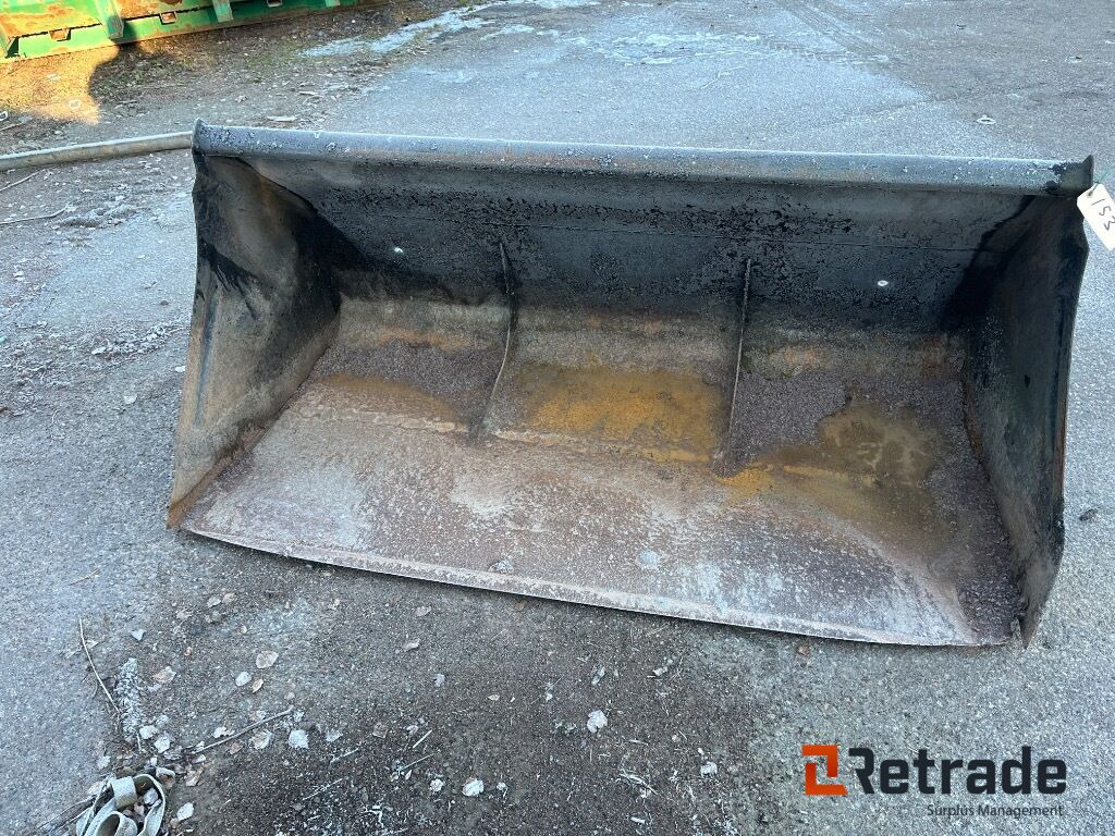 Traktorskuffe m/ Trimafeste - Godet pour chargeur: photos 2 Traktorskuffe m/ Trimafeste - Godet pour chargeur: photos 2