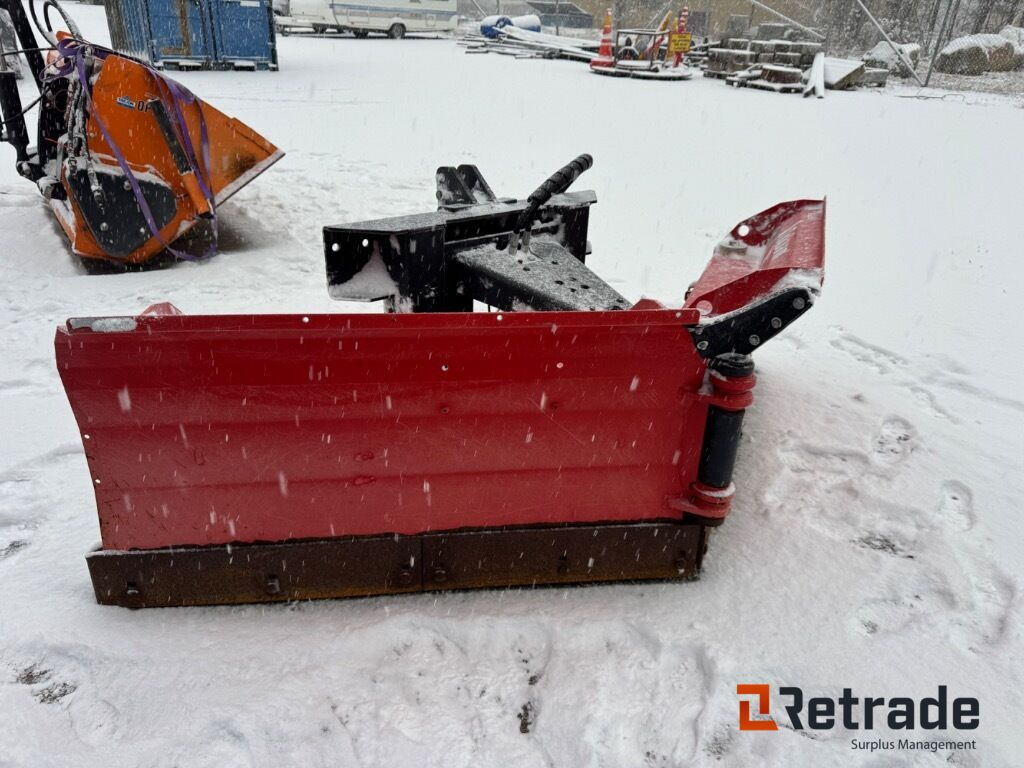 Vikplog Tokvam VT280 City med 3 - punktfäste - Matériel de chantier: photos 3 Vikplog Tokvam VT280 City med 3 - punktfäste - Matériel de chantier: photos 3