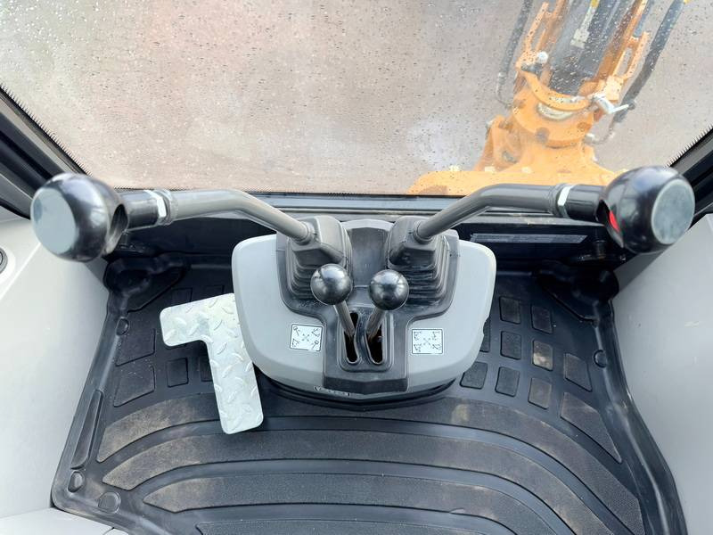 Tractopelle neuf Case 570SV 4WD - 4/1 Bucket / Telescopic Boom / AC: photos 9