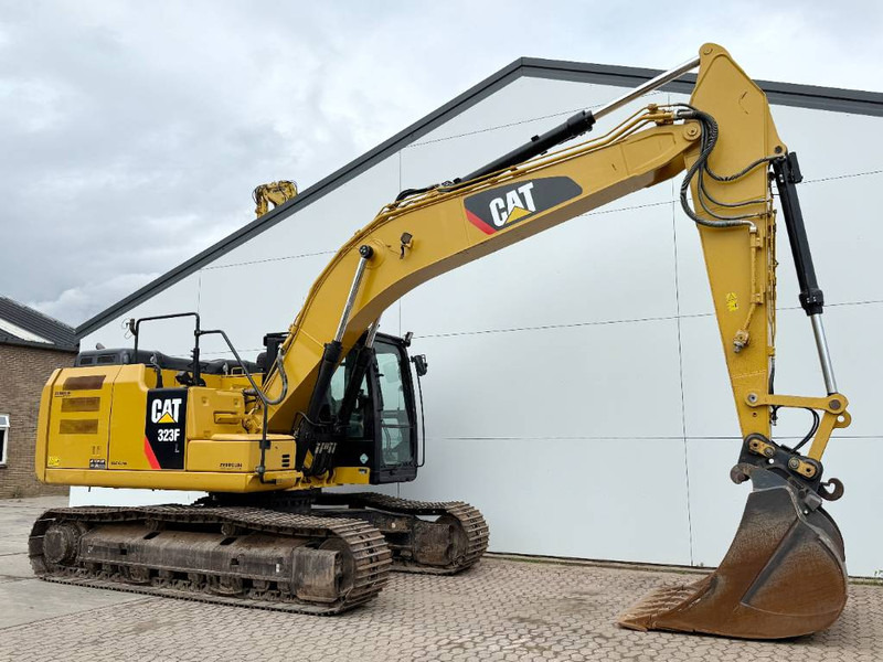 Pelle sur chenille Cat 323FL - German Machine / Rear + Side Camera: photos 7
