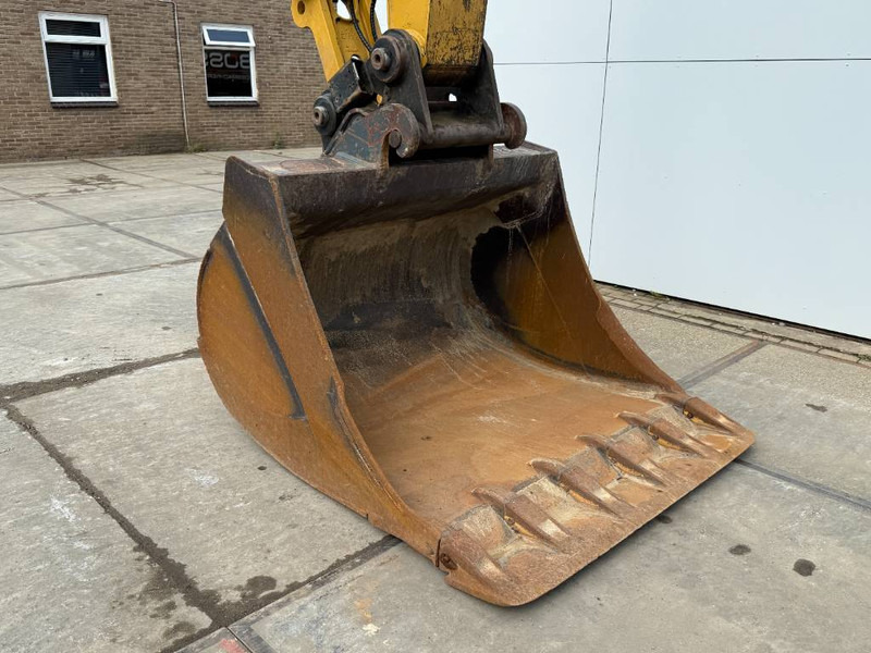 Pelle sur chenille Cat 323FL - German Machine / Rear + Side Camera: photos 17