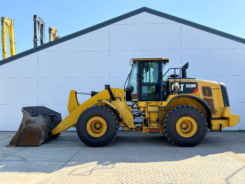 Cat 950M - New Michelin Tyres / German Machine - Chargeuse sur pneus: photos 1 Cat 950M - New Michelin Tyres / German Machine - Chargeuse sur pneus: photos 1