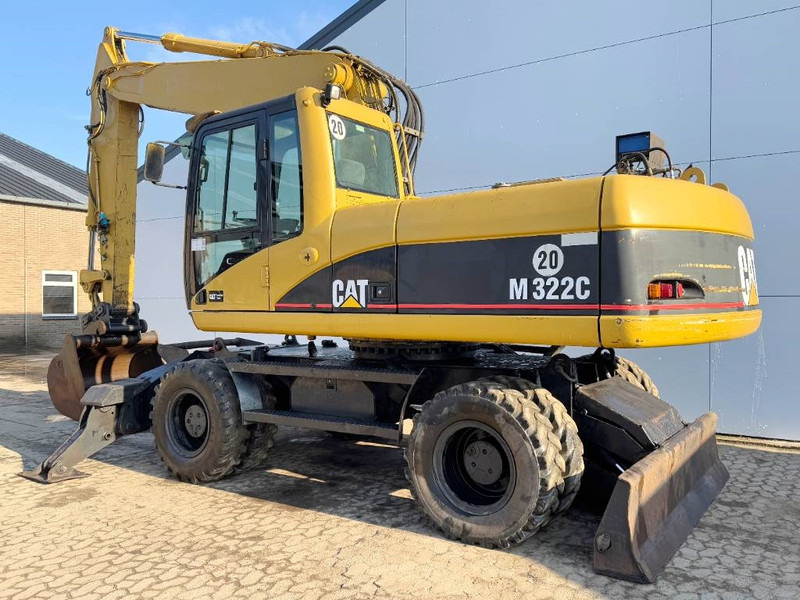Cat M322C - German Machine / Triple Boom - Pelle sur pneus: photos 3 Cat M322C - German Machine / Triple Boom - Pelle sur pneus: photos 3