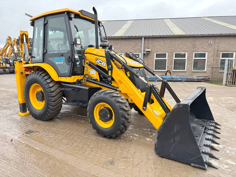 JCB 3DX / 3CX Plus 4WD - New / Unused / Hammer Lines - Tractopelle: photos 4 JCB 3DX / 3CX Plus 4WD - New / Unused / Hammer Lines - Tractopelle: photos 4