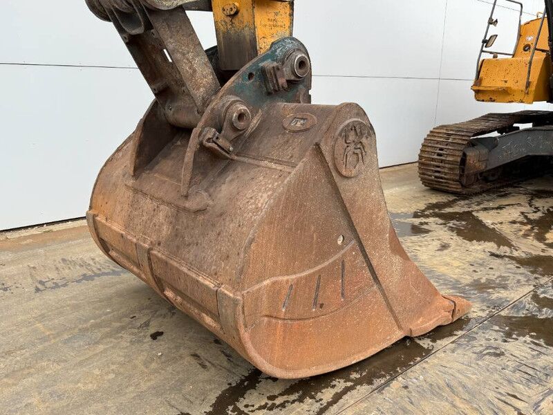 Pelle sur chenille Liebherr R946LC - Automatic Greasing / Rear + Side Camera: photos 20
