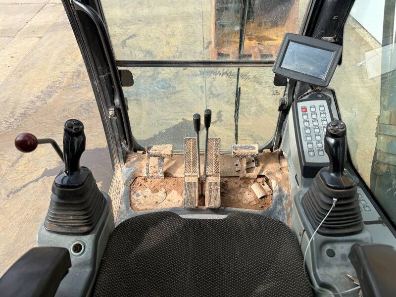 Pelle sur chenille Liebherr R946LC - Automatic Greasing / Rear + Side Camera: photos 9