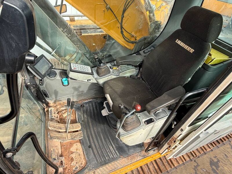 Pelle sur chenille Liebherr R946LC - Automatic Greasing / Rear + Side Camera: photos 8