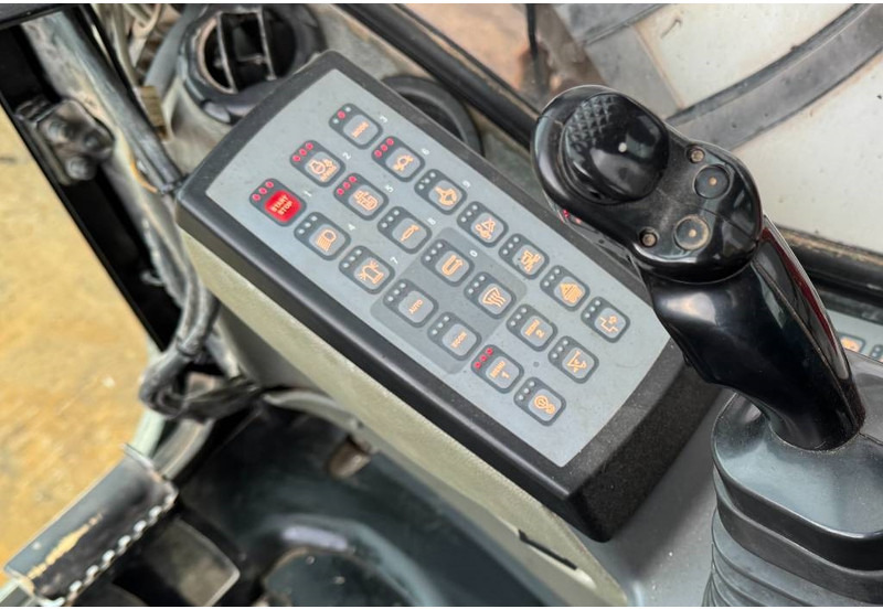 Pelle sur chenille Liebherr R946LC - Hammer Lines / Quick Coupler: photos 10