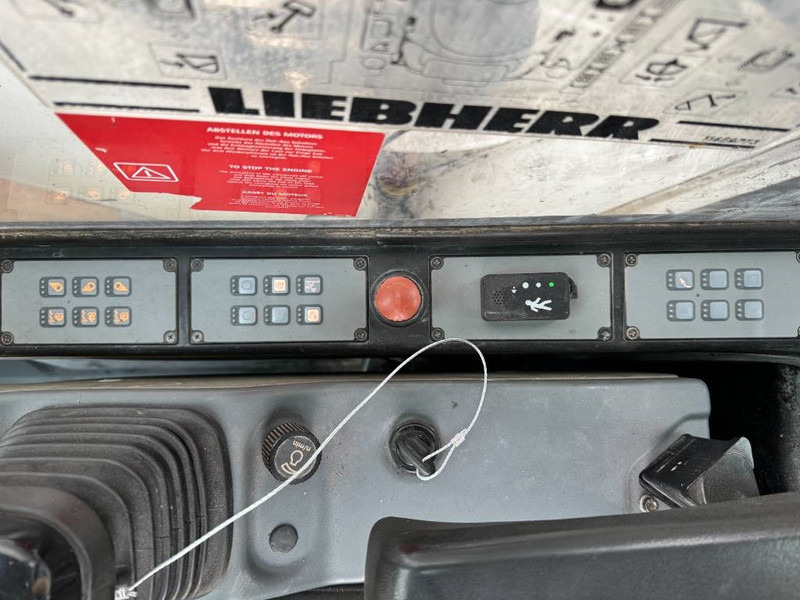 Pelle sur chenille Liebherr R946LC - Hammer Lines / Quick Coupler: photos 11