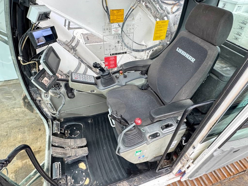 Pelle sur chenille Liebherr R946LC - Hammer Lines / Quick Coupler: photos 8