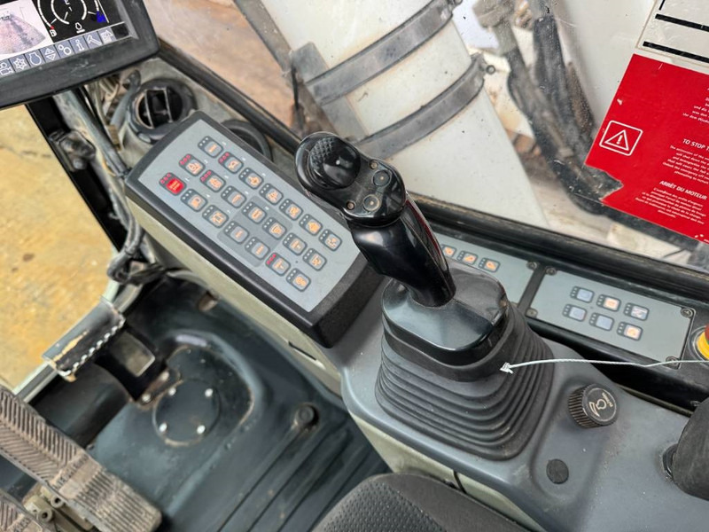 Pelle sur chenille Liebherr R946LC - Hammer Lines / Quick Coupler: photos 19