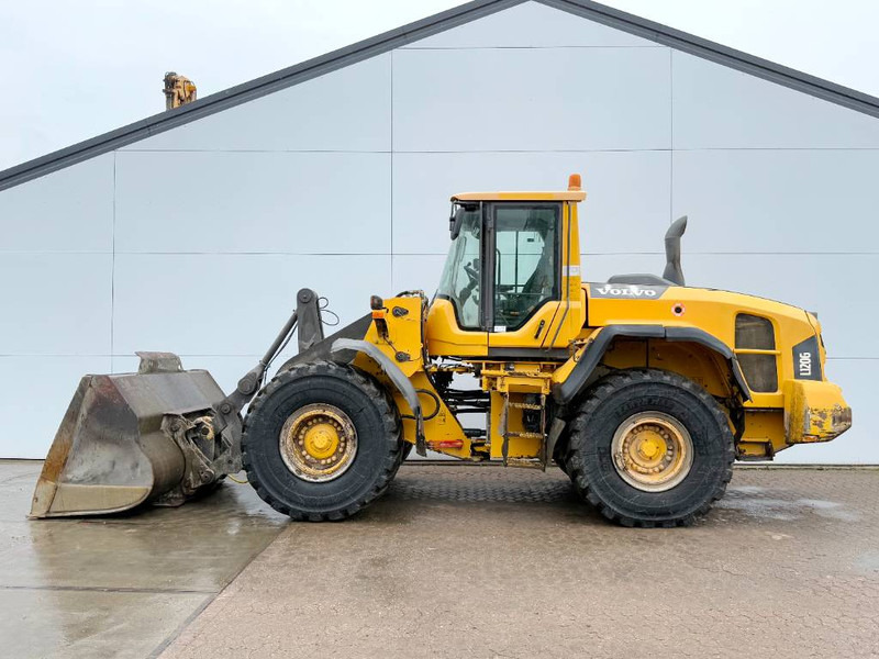 Volvo L120G - 3rd Function / Quick Coupler / Auto Lube - Chargeuse sur pneus: photos 1 Volvo L120G - 3rd Function / Quick Coupler / Auto Lube - Chargeuse sur pneus: photos 1