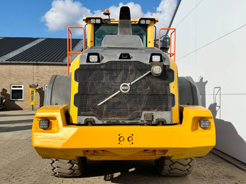 Volvo L120H - 3rd Function / Weight System - Chargeuse sur pneus: photos 4 Volvo L120H - 3rd Function / Weight System - Chargeuse sur pneus: photos 4