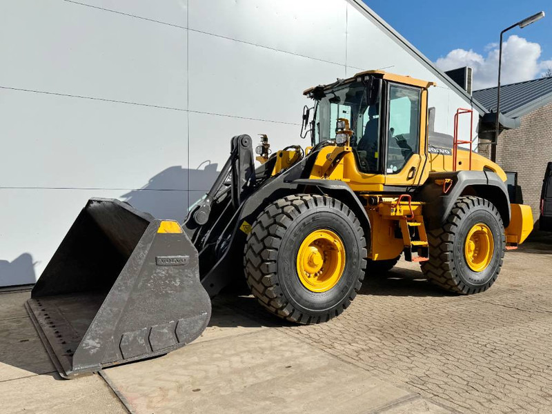 Volvo L120H - 3rd Function / Weight System - Chargeuse sur pneus: photos 2 Volvo L120H - 3rd Function / Weight System - Chargeuse sur pneus: photos 2