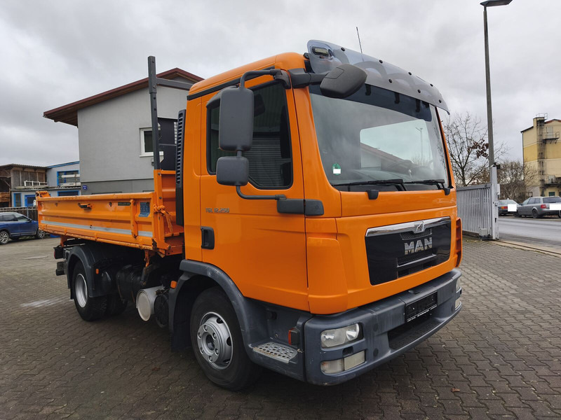 MAN TGL 12.250 - Camion benne: photos 4 MAN TGL 12.250 - Camion benne: photos 4