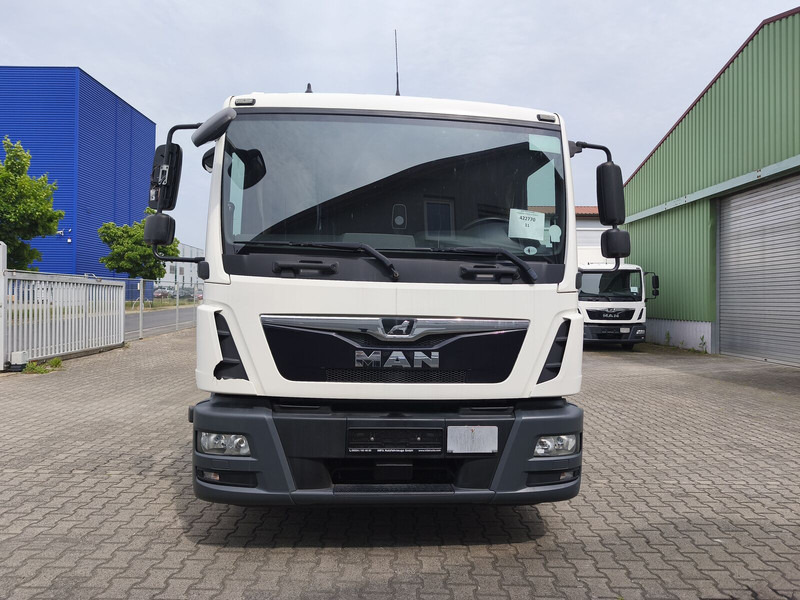 MAN TGL 8.190 Koffer gFH AHK LBW Euro 6 4x2 (11) - Camion fourgon: photos 3 MAN TGL 8.190 Koffer gFH AHK LBW Euro 6 4x2 (11) - Camion fourgon: photos 3