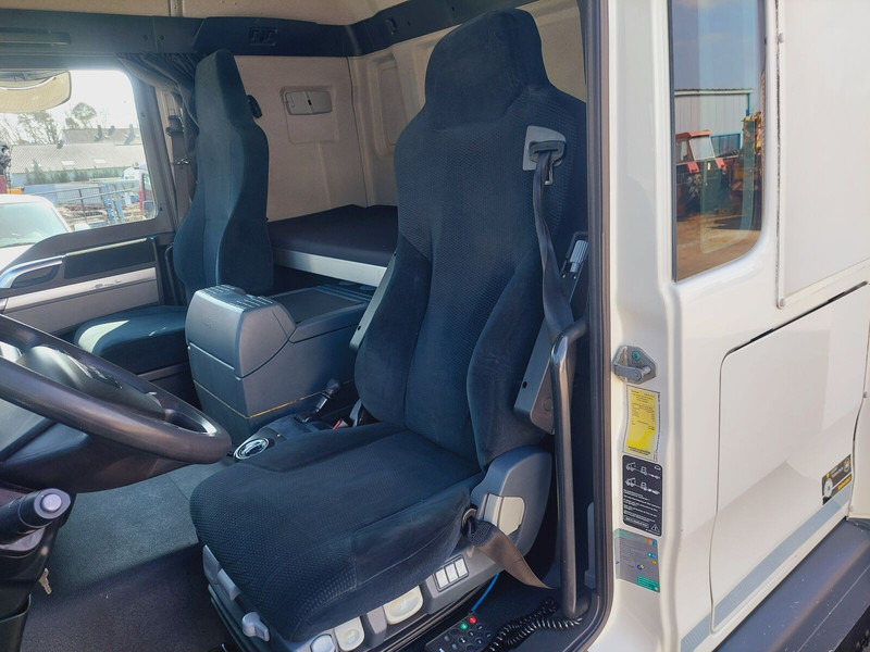 Camion à rideaux coulissants MAN TGL 8.220 Edscha Gardine Jumbo: photos 16 Camion à rideaux coulissants MAN TGL 8.220 Edscha Gardine Jumbo: photos 16