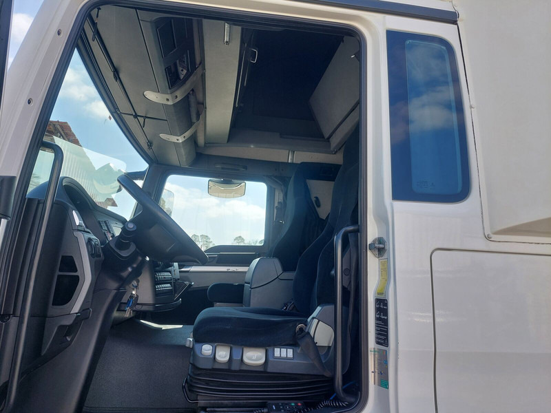 Camion à rideaux coulissants MAN TGL 8.220 Edscha Gardine Jumbo: photos 12 Camion à rideaux coulissants MAN TGL 8.220 Edscha Gardine Jumbo: photos 12