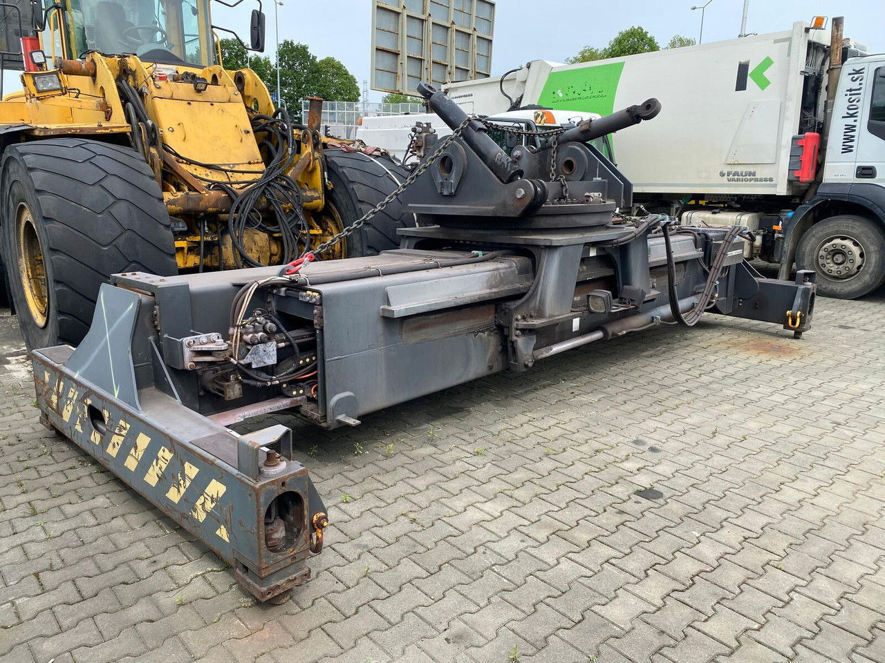Diversen 817-8787 / 45000KG / 1 Owner / Fully Functional Elme 817-8787 / 45000KG - Accessoire pour Reach stacker: photos 1 Diversen 817-8787 / 45000KG / 1 Owner / Fully Functional Elme 817-8787 / 45000KG - Accessoire pour Reach stacker: photos 1