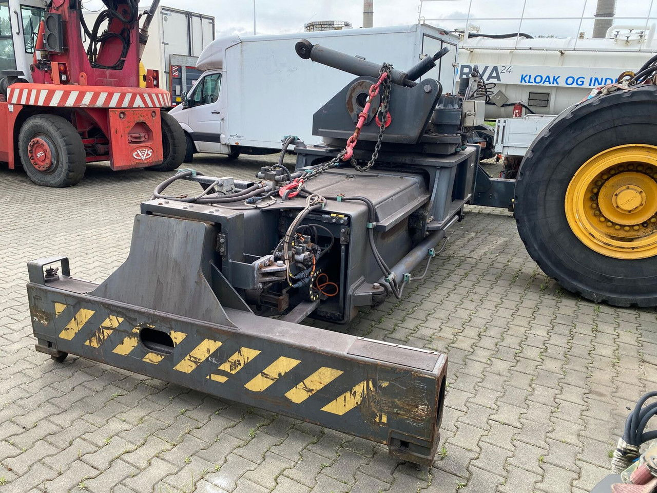 Diversen 817-8787 / 45000KG / 1 Owner / Fully Functional Elme 817-8787 / 45000KG - Accessoire pour Reach stacker: photos 4 Diversen 817-8787 / 45000KG / 1 Owner / Fully Functional Elme 817-8787 / 45000KG - Accessoire pour Reach stacker: photos 4