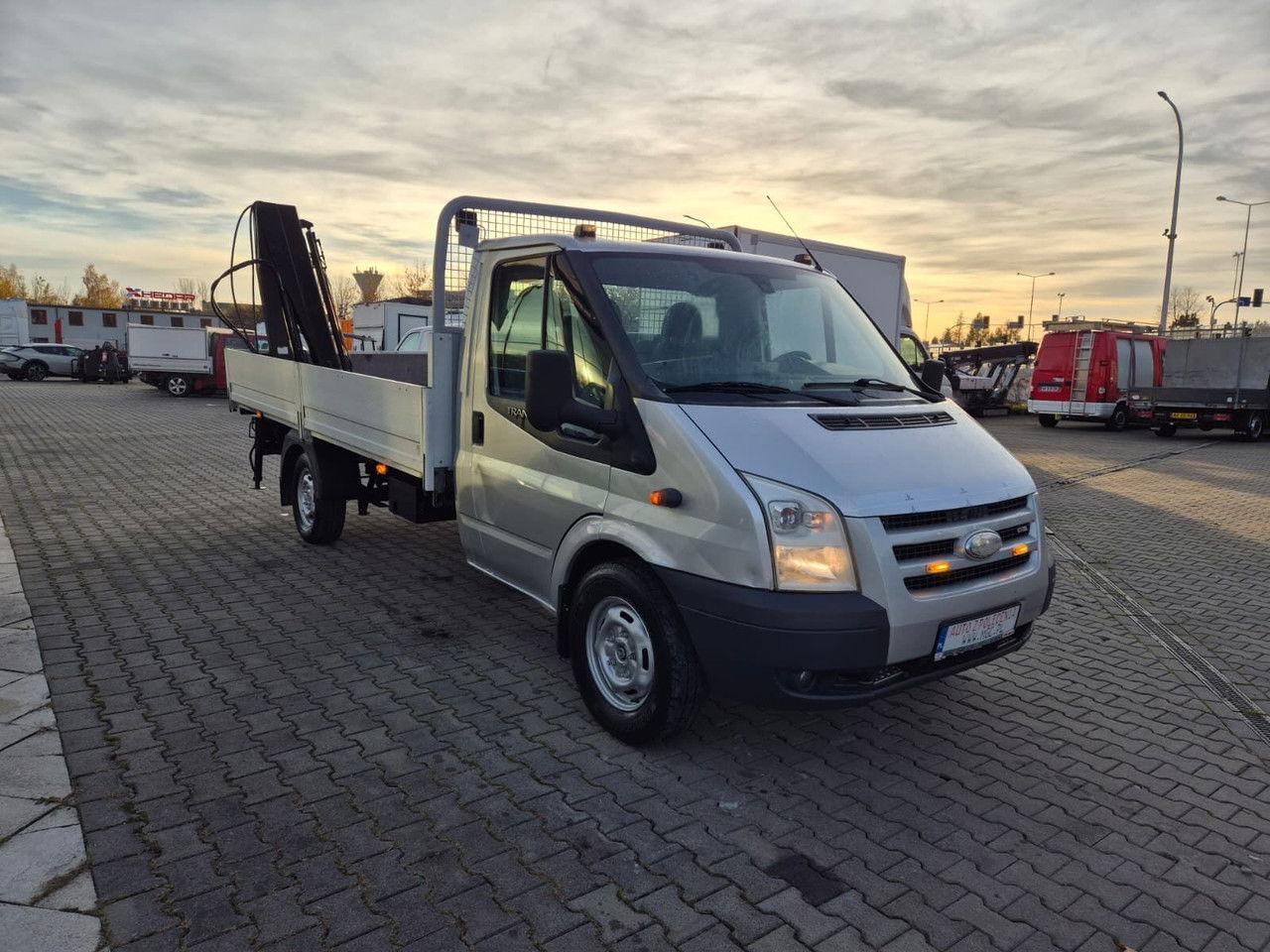 Ford Transit 350 2.4 TDCi / HDS Hiab / 1 Owner / Serviced - Utilitaire plateau: photos 4 Ford Transit 350 2.4 TDCi / HDS Hiab / 1 Owner / Serviced - Utilitaire plateau: photos 4