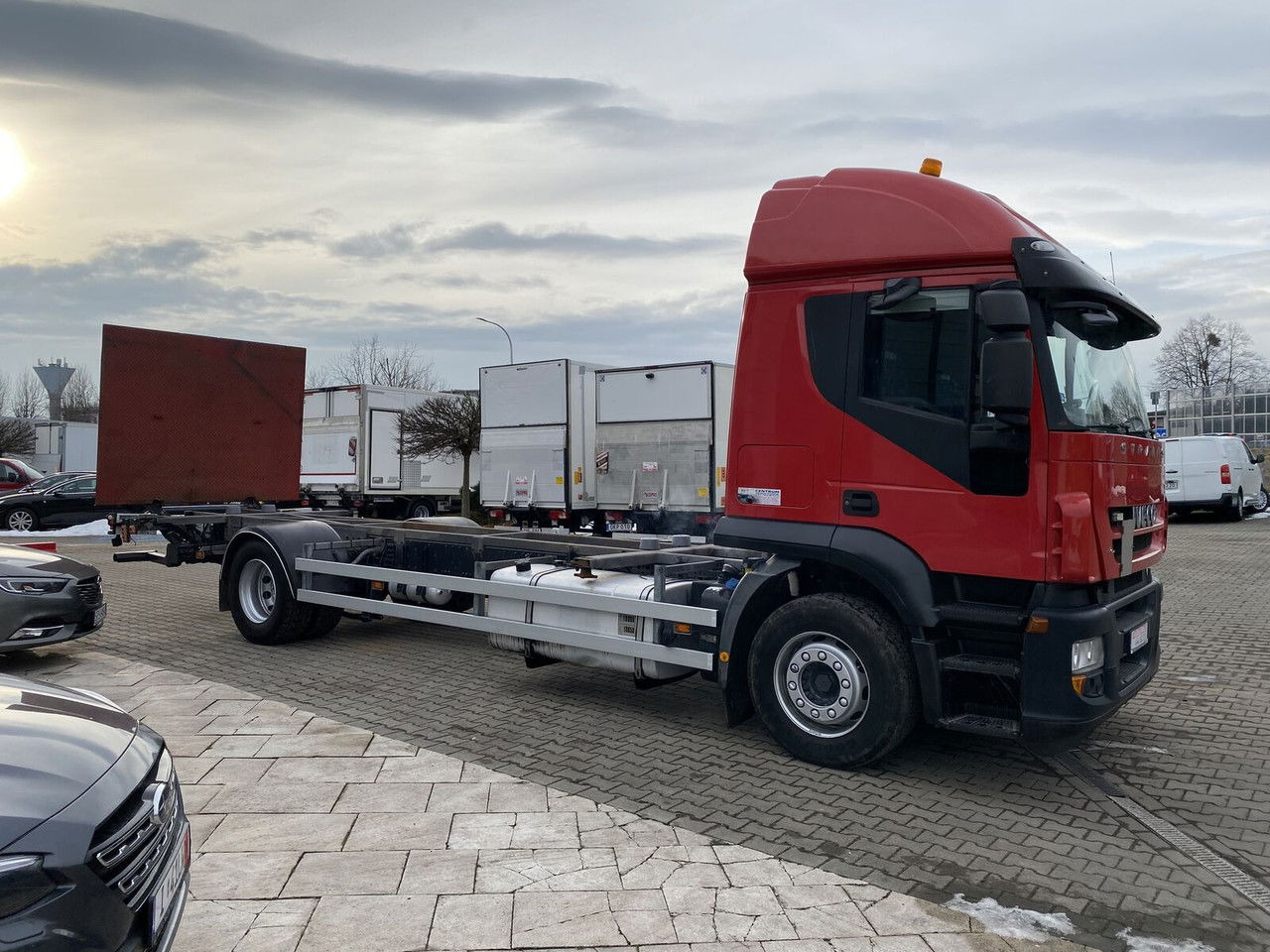 Iveco Stralis 360 AT 190 / Euro 5 / NEW Service / Long Frame - Châssis cabine: photos 5 Iveco Stralis 360 AT 190 / Euro 5 / NEW Service / Long Frame - Châssis cabine: photos 5