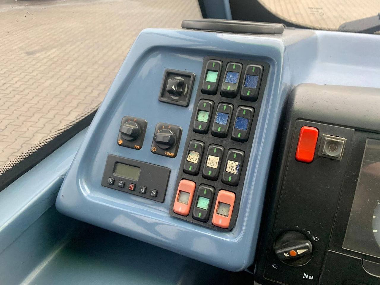 Crédit-bail de  Mercedes-Benz Vario 814 814D, Mediano, Cibro, Vario,33 seats, E4, Wide Body Mercedes-Benz Vario 814 814D, Mediano, Cibro, Vario,33 seats, E4, Wide Body: photos 28