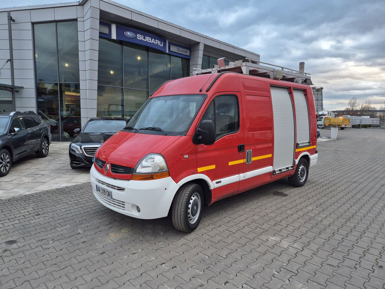 Renault Master 2.5 DCi / Only 25TKM / Like NEW / WE Have 3 THE Same - Camion de pompier: photos 1 Renault Master 2.5 DCi / Only 25TKM / Like NEW / WE Have 3 THE Same - Camion de pompier: photos 1