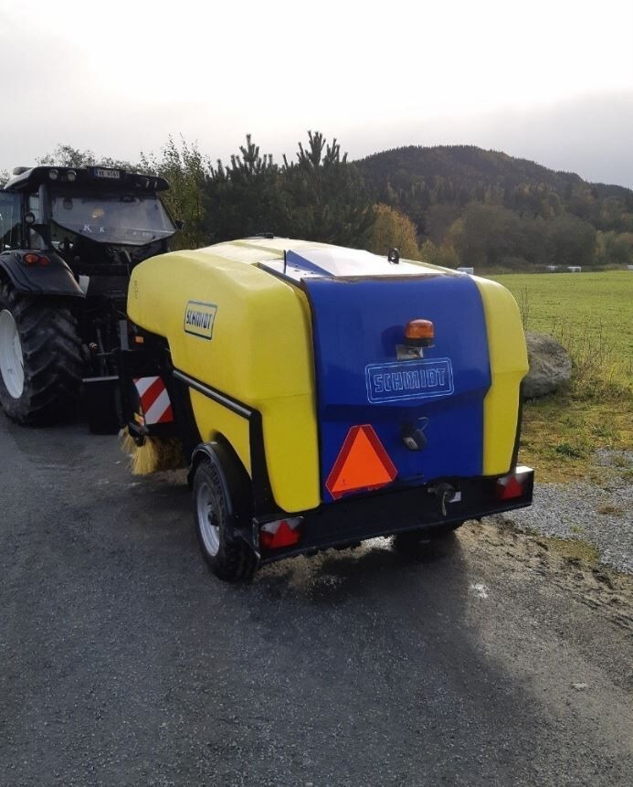 SCHMIDT TSS 122, Like NEW - Balayeuse de voirie: photos 3 SCHMIDT TSS 122, Like NEW - Balayeuse de voirie: photos 3
