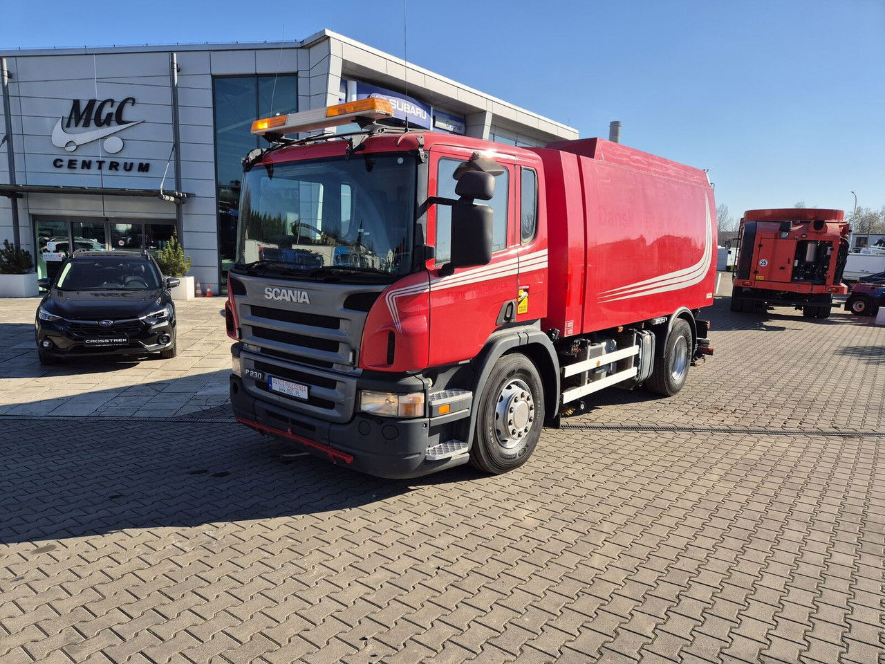 Scania P230 4X2 / Sweeper / Johnston VX800 / Sprayer / LOW Mileage / - Balayeuse de voirie: photos 1 Scania P230 4X2 / Sweeper / Johnston VX800 / Sprayer / LOW Mileage / - Balayeuse de voirie: photos 1