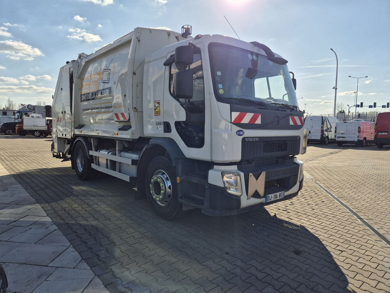Volvo FE 280 13M3 / Geesinknorba / Euro 6 / 3 Seats Volvo FE 280 13M3 / Geesinknorba / Euro 6 / 3 Seats - Benne à ordures ménagères: photos 2 Volvo FE 280 13M3 / Geesinknorba / Euro 6 / 3 Seats Volvo FE 280 13M3 / Geesinknorba / Euro 6 / 3 Seats - Benne à ordures ménagères: photos 2
