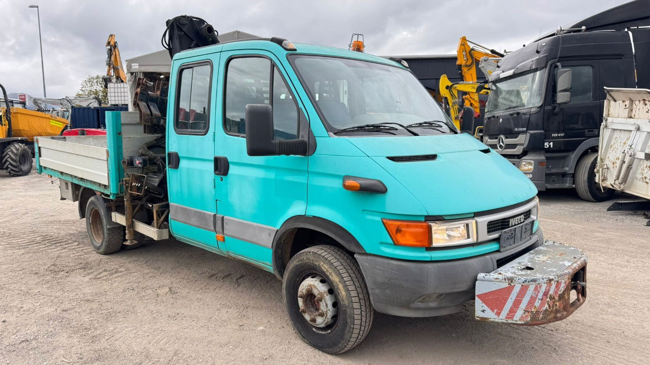 Iveco Daily 65 C15 stake body - Hiab 045-3 - 7.5M - Utilitaire plateau, Utilitaire double cabine: photos 2 Iveco Daily 65 C15 stake body - Hiab 045-3 - 7.5M - Utilitaire plateau, Utilitaire double cabine: photos 2