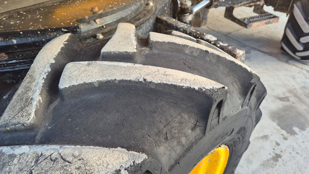 JCB 6TST - 2016 Year - 1585 Working Hours - Mini tombereau: photos 4 JCB 6TST - 2016 Year - 1585 Working Hours - Mini tombereau: photos 4