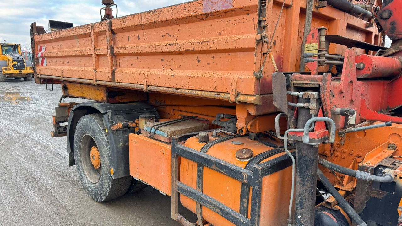 MAN 19.293 4x4 tipper 14.8M - remote control - Camion benne: photos 4 MAN 19.293 4x4 tipper 14.8M - remote control - Camion benne: photos 4